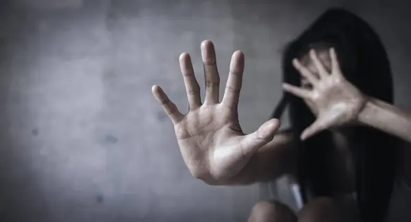 Das Konzept Der Sexuellen Belästigung Von Frauen Und Vergewaltigung Stopp lizenzfreie Stockbilder