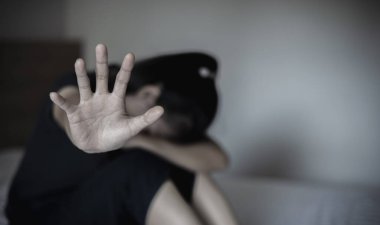 Uluslararası Kadınlara Şiddetin Önlenmesi Günü, Kadınlara yönelik cinsel taciz ve şiddetin durdurulması, tecavüz, insan kaçakçılığı ve kadınlara yönelik şiddetin durdurulması kavramı.