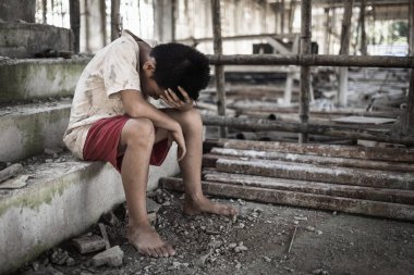 Çocuklara yönelik şiddeti, çocuk işçiliğini, istismarı çocuk haklarını, insan kaçakçılığı mağdurlarını, Çocuk Emekçilerine Karşı Dünya Günü 'nü durdurma kavramı.