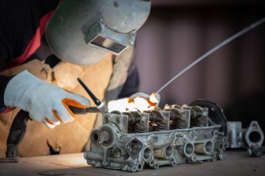 Kaynakçı Tungsten Inert Gas kaynaklama, alüminyum kaynaklama alüminyum argon, TIG kaynak makinesi.