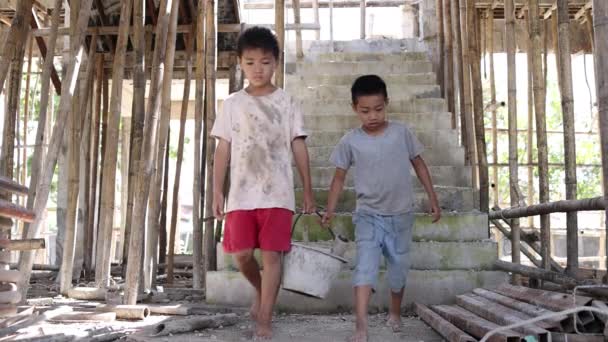 Bambini Poveri Sono Costretti Lavorare Costruzione Violenza Bambini Concetto Traffico — Video Stock