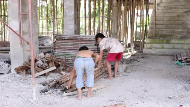Copiii Săraci Forțați Lucreze Construcții Munca Copiilor Abuzul Față Drepturile — Videoclip de stoc