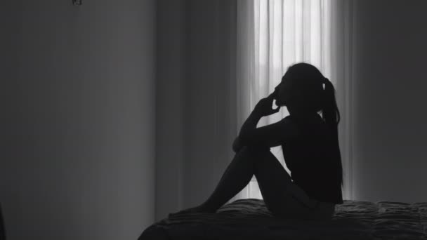 Silhuett Kvinna Med Symptom Depression Sorg Ångest Familjeproblem Psykiskt Sjuk — Stockvideo