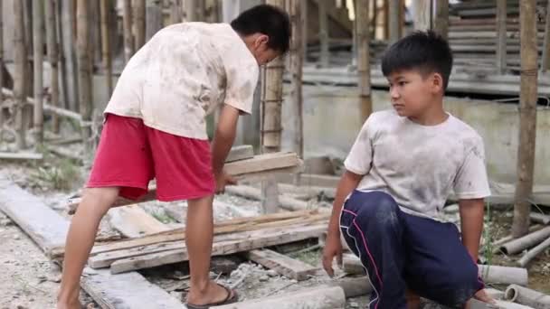 Концепция Детского Труда Бедные Дети Вынуждены Работать Строительстве Насилие Детей — стоковое видео