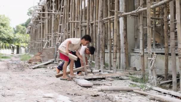 Концепція Дитячої Праці Бідні Діти Змушені Працювати Будівництві Діти Насильства — стокове відео