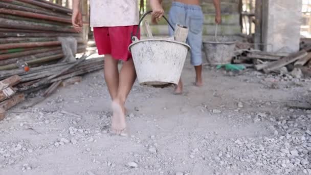 Copiii Săraci Forțați Lucreze Construcții Munca Copiilor Abuzul Față Drepturile — Videoclip de stoc