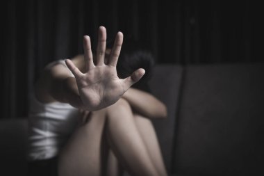 Kadınlara yönelik cinsel taciz ve şiddete son verme kavramı, tecavüz ve cinsel istismar kavramı, Kadınlara Karşı Şiddeti Önleme Uluslararası Günü.