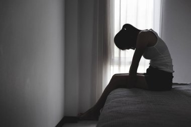 Tacize uğrayan kadınlar geçmişi bulanıklaştırıyor. Kadınlara karşı şiddeti durdurun. Gözdağı vermek ve kadınları taciz etmek. Fiziksel ve psikolojik taciz. Duygusal ve psikolojik şiddet.