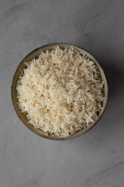 Ev yapımı Basmati Rice in a Bowl, top view. Dümdüz, tepeden, yukarıdan.