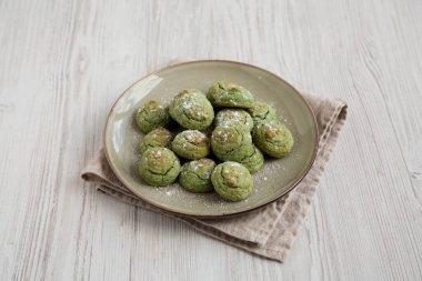 Pistachio 'lu ev yapımı yumuşak Amaretti Kurabiyeleri..