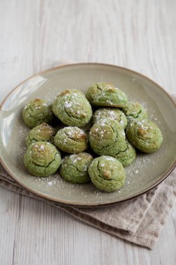 Pistachio 'lu ev yapımı yumuşak Amaretti Kurabiyeleri.. 