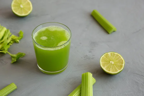 Refreshing Organic Celery Juice Lime Glass Side View — Stock Photo, Image