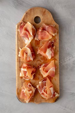 İştah açıcı Jamon Serrano Dilimleri Yemeye Hazır