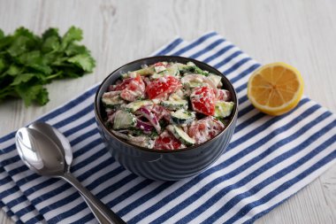 Ev yapımı Domates Salatalıklı Feta Salatası..