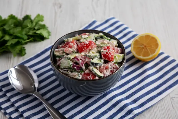 Yapımı Domates Salatalıklı Feta Salatası — Stok fotoğraf