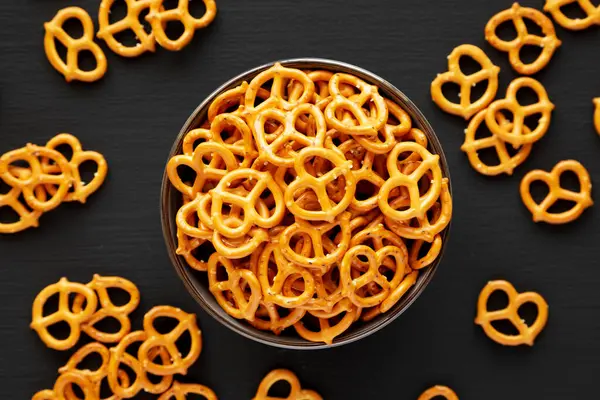 Tuzlu mini krakerler, üst manzara..