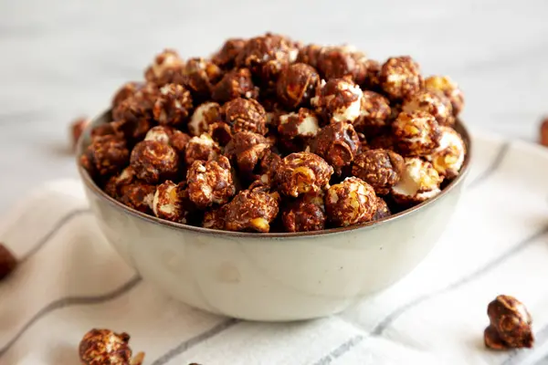 Coklat Buatan Sendiri Caramel Popcorn Dalam Bowl Pemandangan Samping Close Stok Foto