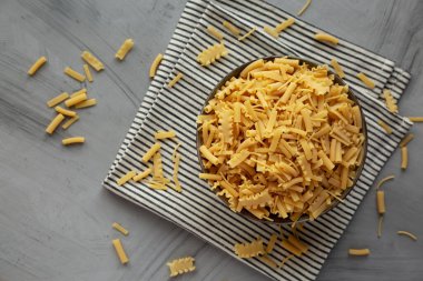 Süslü İtalyan Makarnası, en güzel manzara. Dümdüz, tepeden, yukarıdan.