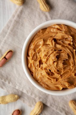 Organik Çiğ Fıstık Ezmesi Kasede, üst görünüm. 