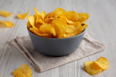 Pastırma aromalı patates cipsi, düşük açılı..