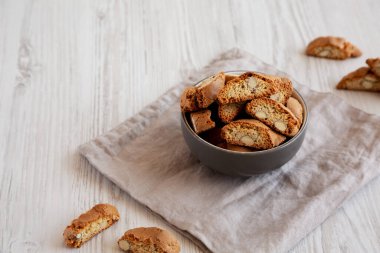 Ev yapımı Bademli Cantuccini Pastası. Boşluğu kopyala.