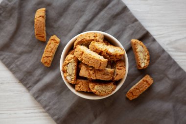 Ev yapımı Badem Cantuccini Kahvaltı İçin Hazır
