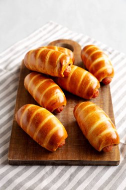 Ev yapımı Kolache Rolls Yemeye Hazır, yan görünüm.