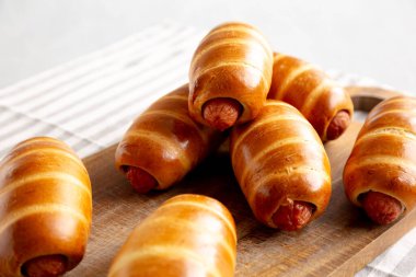 Ev yapımı Kolache Rolls Yemeye Hazır, yan görünüm.