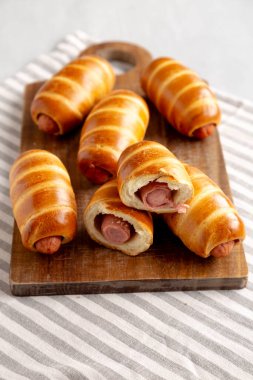Ev yapımı Kolache Rolls Yemeye Hazır, yan görünüm.
