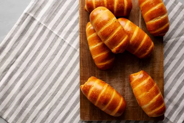 Ev yapımı Kolache Yuvarlanmaya Hazır, en iyi manzara. Boşluğu kopyala.