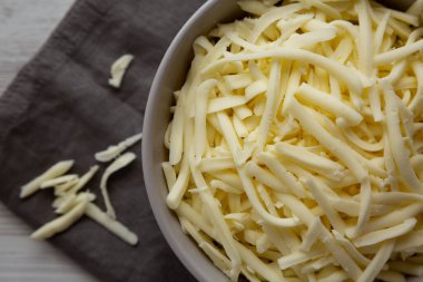 Parçalanmış Mozzarella Peyniri Bir Kasede, üst manzara. 