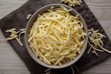 Parçalanmış Mozzarella Peyniri Bir Kasede, üst manzara. 