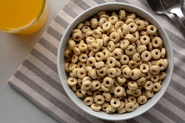 Kahvaltı için Bal ile Sağlıklı Gevrek Halkaları 