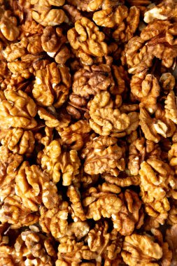 Çiğ Ceviz Buçuğu, en iyi manzara. Düz uzanın, başınızın üstünde. 