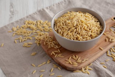Organik kurutulmuş Orzo Makarnası..