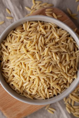 Organik kurutulmuş Orzo Makarnası.. 