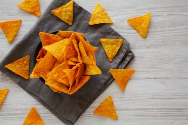 Çıtır Nacho BBQ Tortilla Cipsleri Bir kâsede, üst manzara.