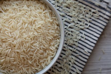 Fırında pişmemiş beyaz organik Basmati Rice, en iyi manzara. Yakın plan..