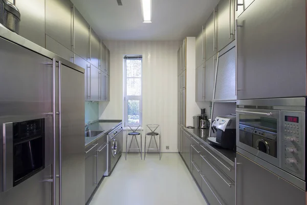 Interno Moderno Cucina Metallo Appartamento Lusso Elettrodomestici Lavatrice — Foto Stock