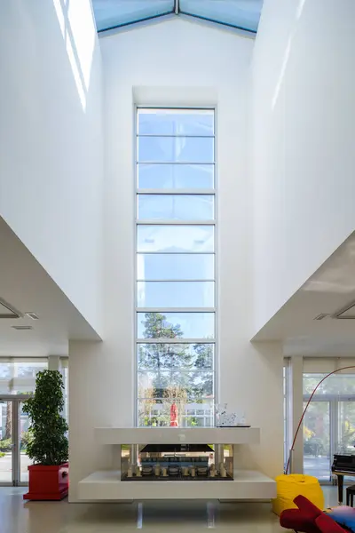Intérieur Moderne Maison Privée Luxe Bâtiment Contemporain Window Murs Blancs — Photo