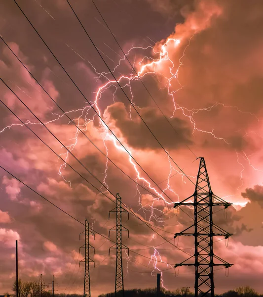 Torres Línea Eléctrica Alta Tensión Contra Cielo Tormenta — Foto de Stock