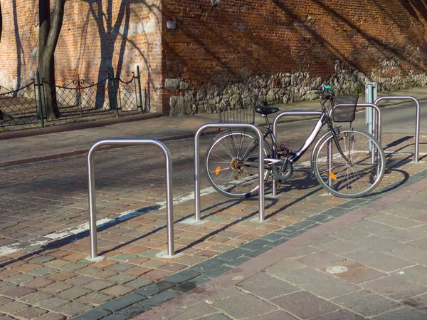 Fahrrad Auf Der Straße Auf Dem Parkplatz Für Fahrräder Städtische — Stockfoto