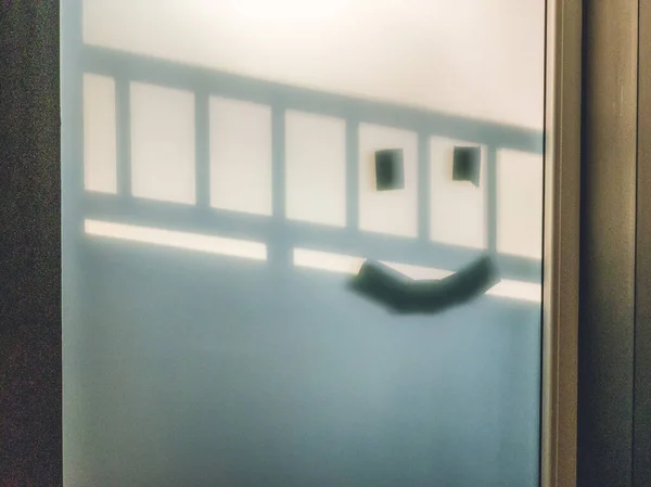 Latar Belakang Abstrak Bayangan Dinding Senyum Bahagia — Stok Foto