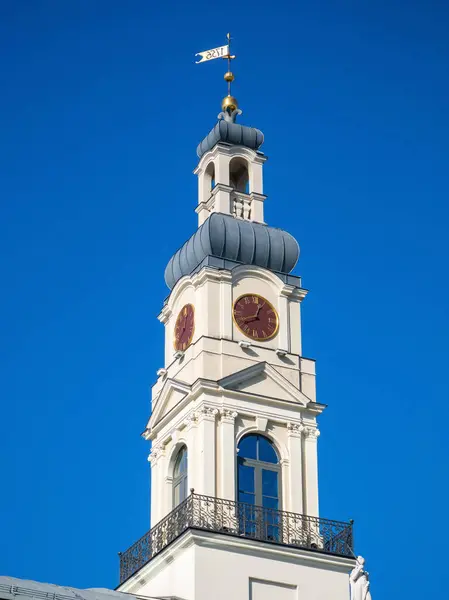 Riga Belediye Binası Saat Kulesi Letonya Nın Modern Mimarisi Şehir — Stok fotoğraf