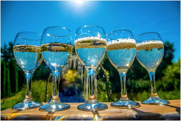 Close Glasses Champagne Sunlight — Stock Photo, Image