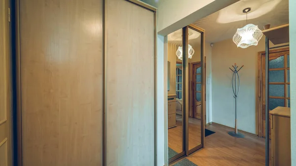 Modern Inredning Hall Lägenhet Garderob Med Skjutdörr — Stockfoto