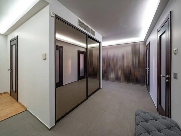 Interno Moderno Ingresso Appartamento Lusso Specchio Armadio Porta Scorrevole — Foto Stock