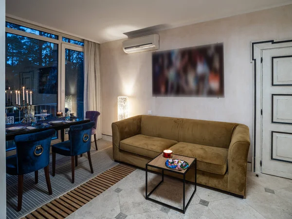 Interior Moderno Sala Estar Casa Privada Luxo Mesa Cadeiras — Fotografia de Stock