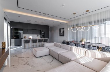 Özel bir ev, mutfağı olan bir stüdyo..