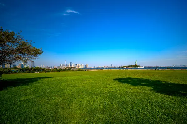 Liberty State Park 'tan New York Limanı, Manhattan ve Özgürlük Anıtı, Jersey City, NJ, ABD